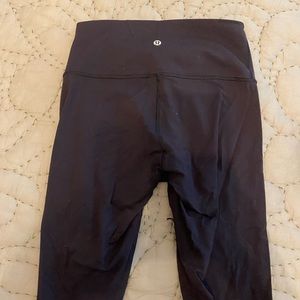 Lululemon capri yoga pants - wunder under